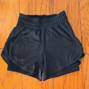Lululemon, sz. 4, two in one high rise shorts; attached compression shorts